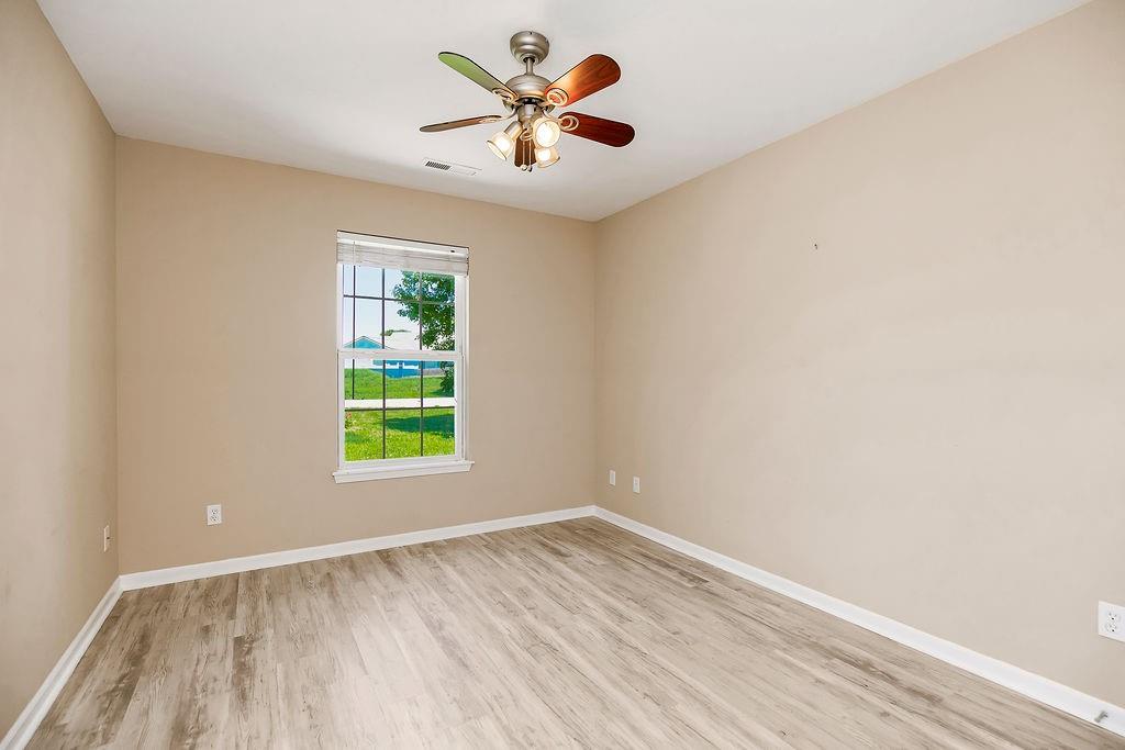2210 E Sycamore Street Property Photo 14