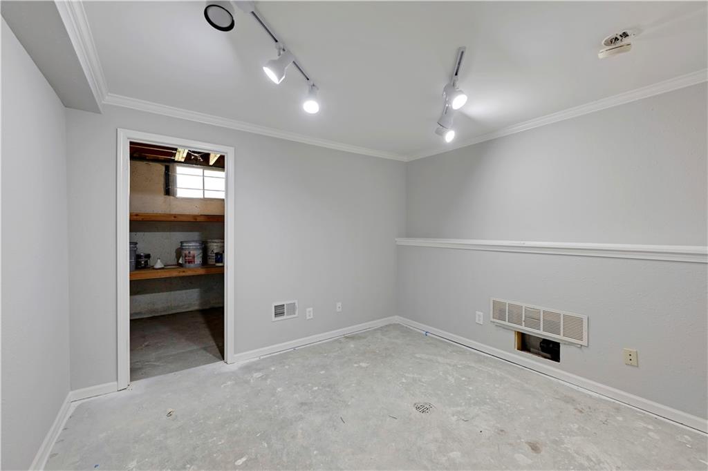 8017 W 149th Street Property Photo 34