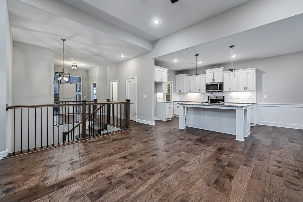 15601 Austin Court Property Photo 3