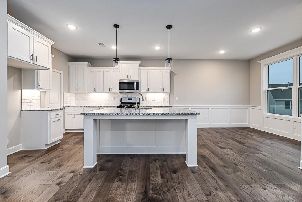 15601 Austin Court Property Photo 4
