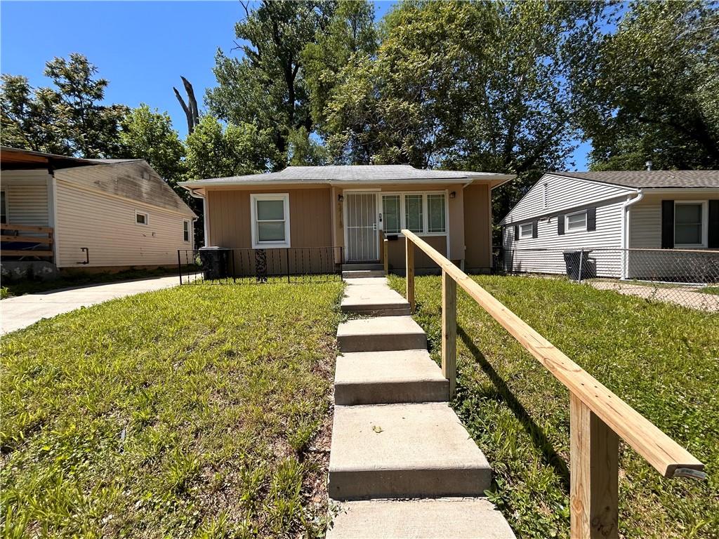 3716 Mersington Avenue Property Photo 2