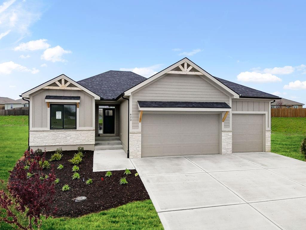 7904 Se Hoot Owl Street Property Photo 1