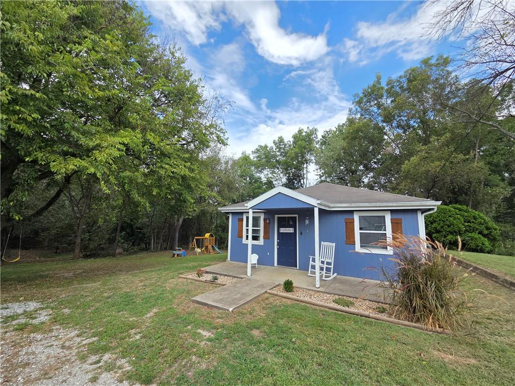 301 N Elm Street Property Photo 1