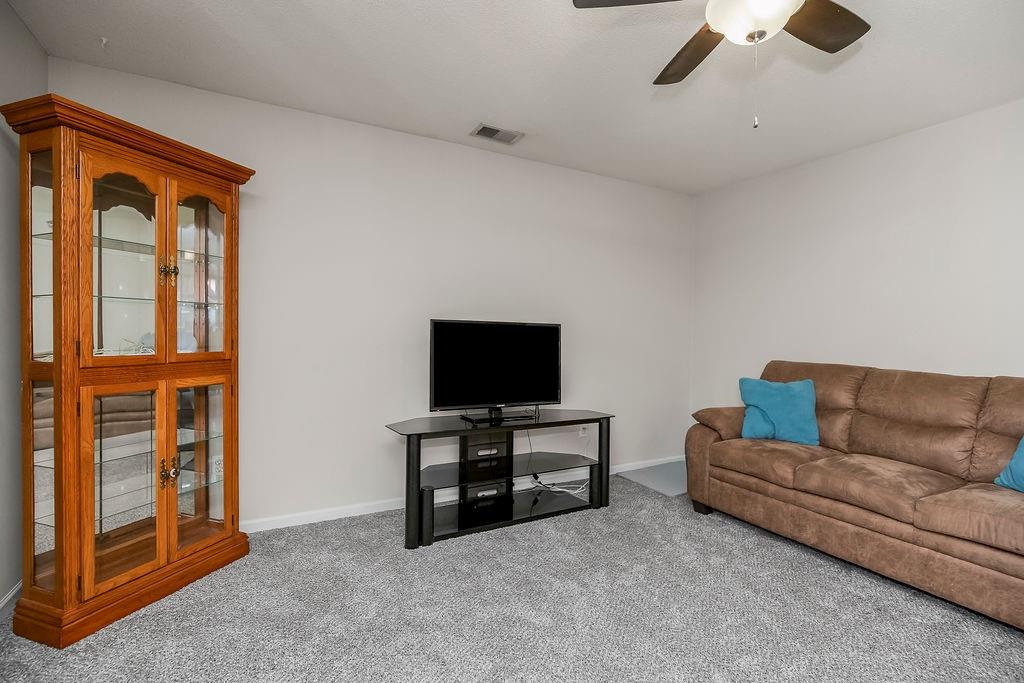 2305 Ne 68th Street Property Photo 4