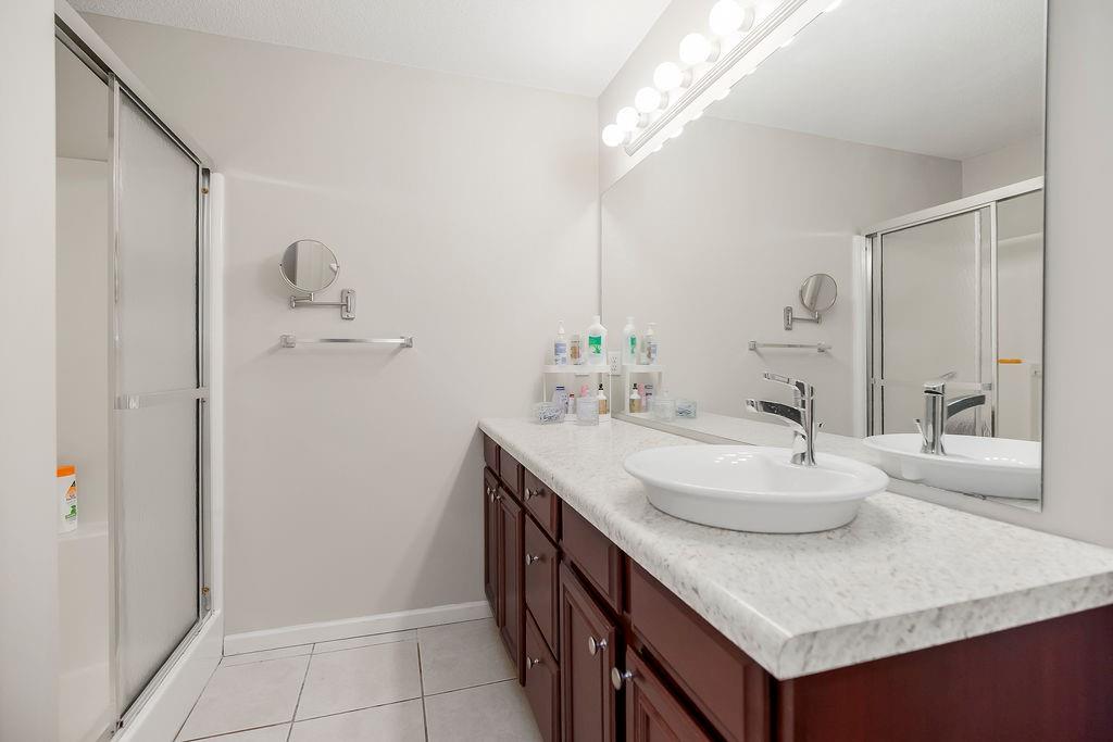 2305 Ne 68th Street Property Photo 13