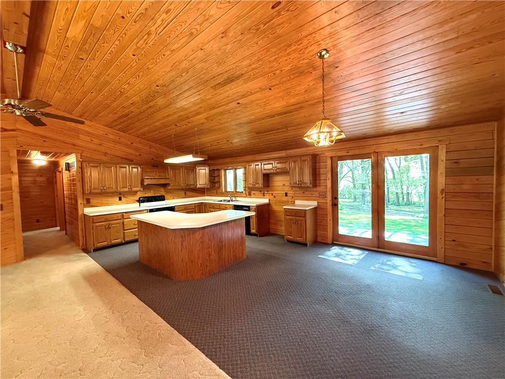 21004 Danube Road Property Photo 4