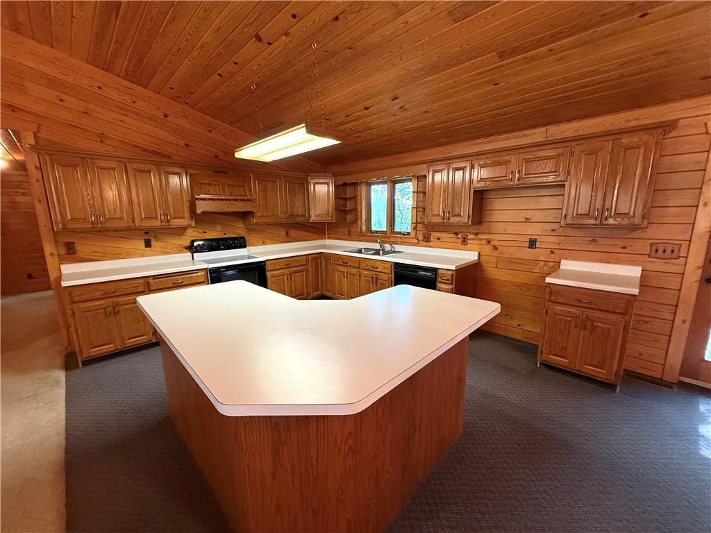 21004 Danube Road Property Photo 9