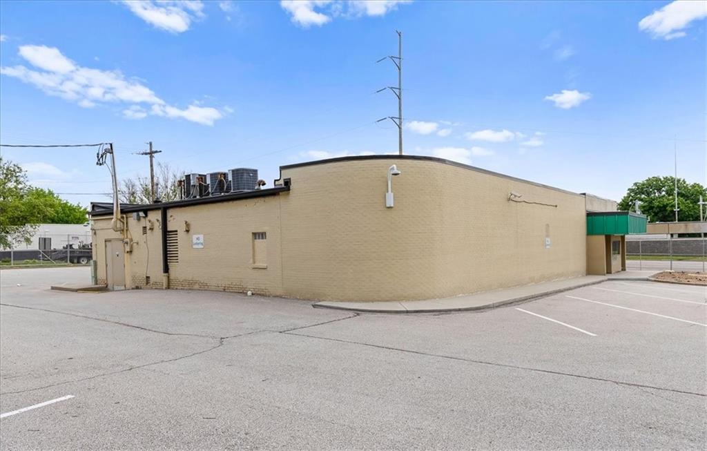 6100 Troost Avenue Property Photo 33