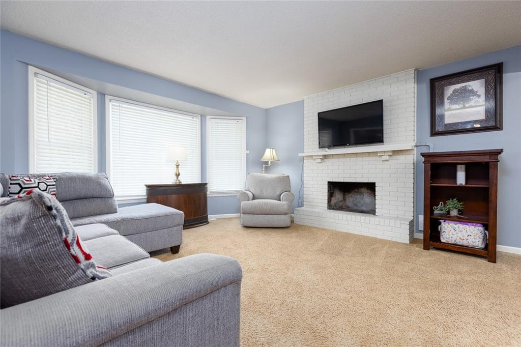 7513 W High Drive Property Photo 4