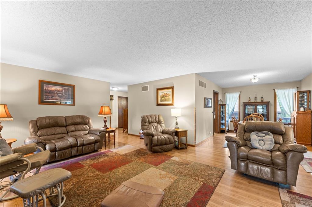21 W Edwards Street Property Photo 33