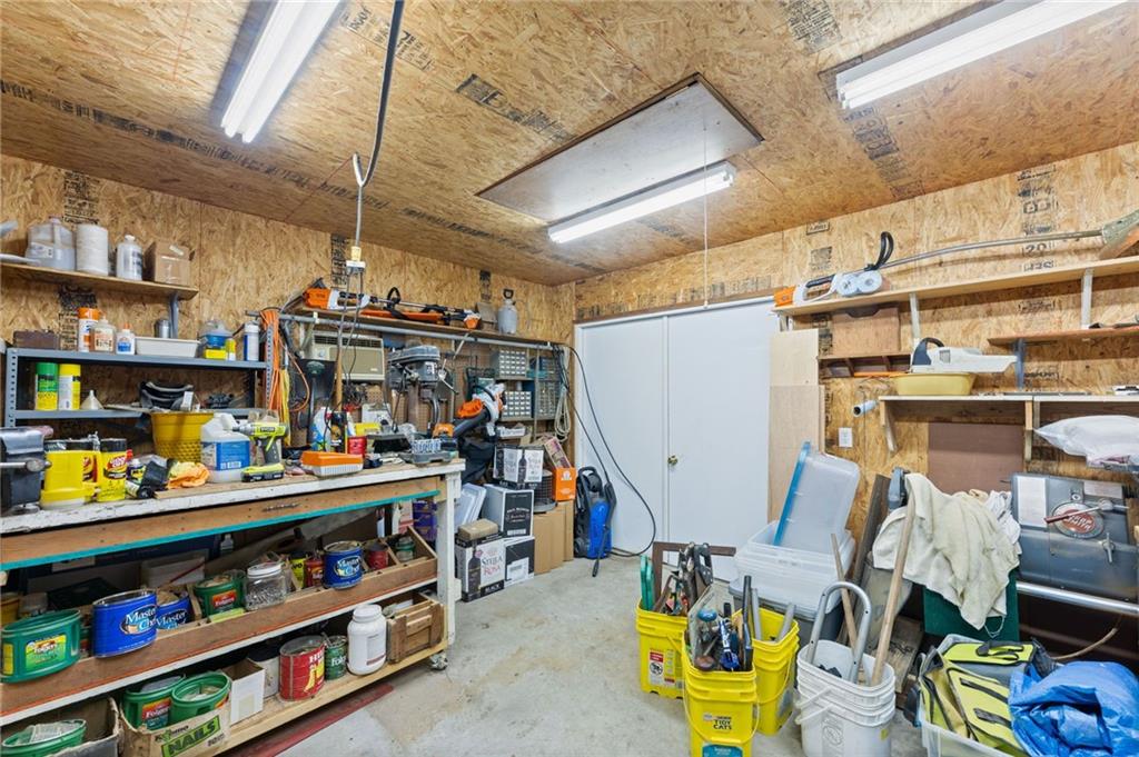 21 W Edwards Street Property Photo 45