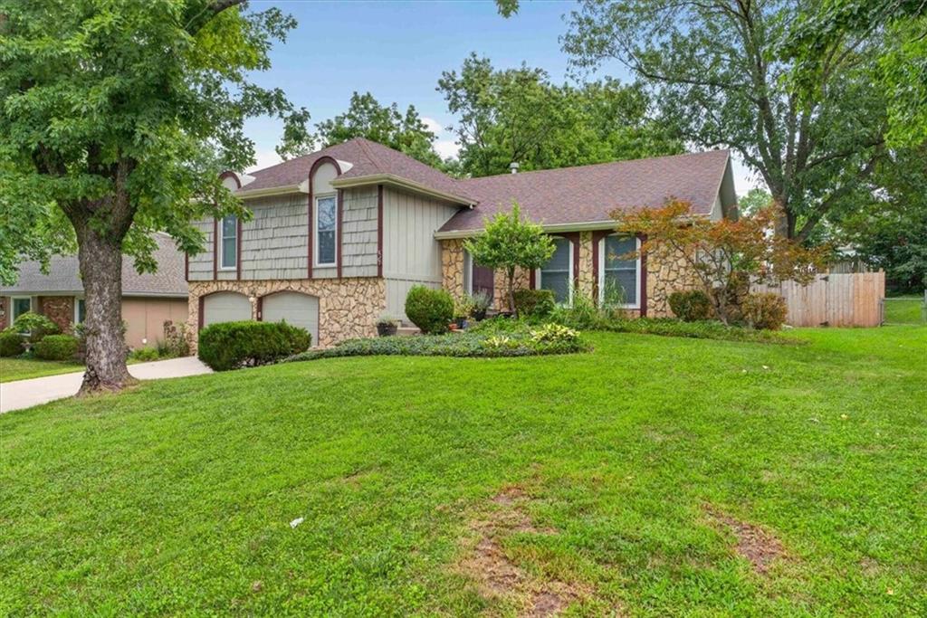 8107 Noland Road Property Photo 1