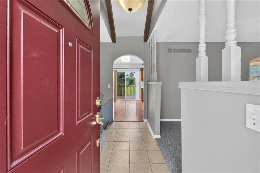 8107 Noland Road Property Photo 10