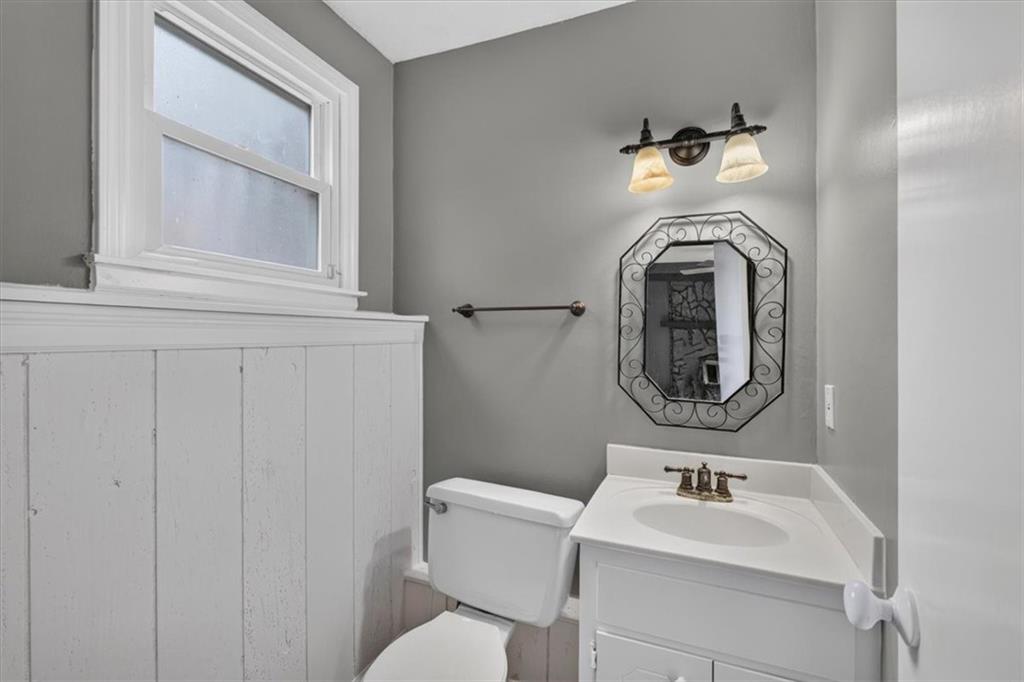 8107 Noland Road Property Photo 33