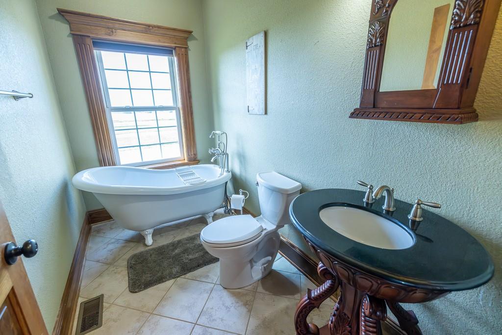 10791 Ne State Route D Highway Property Photo 45