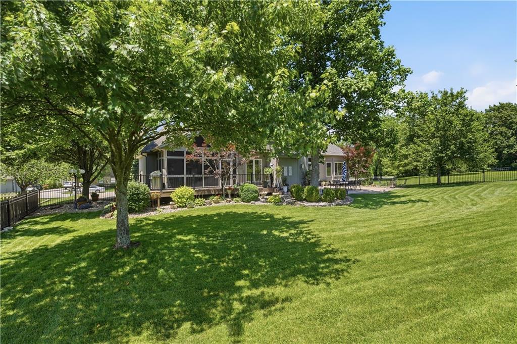579 N Winnebago Drive Property Photo 3