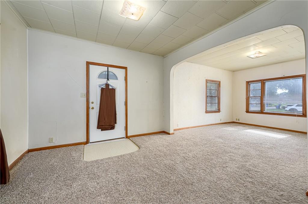 110 E 3rd Street Property Photo 12