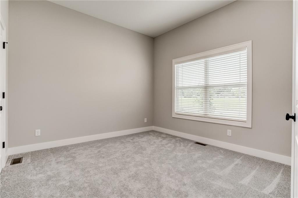 18722 W 169th Terrace Property Photo 9