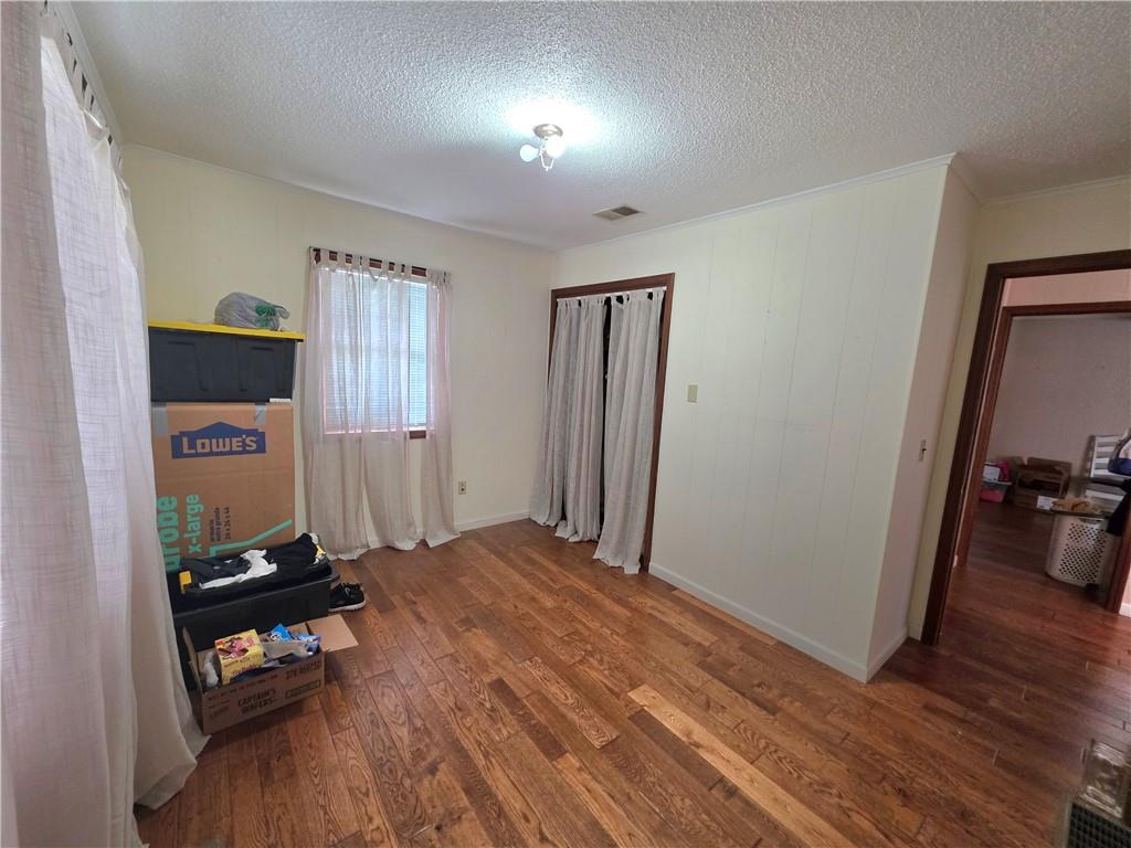 706 W Benton Street Property Photo 3
