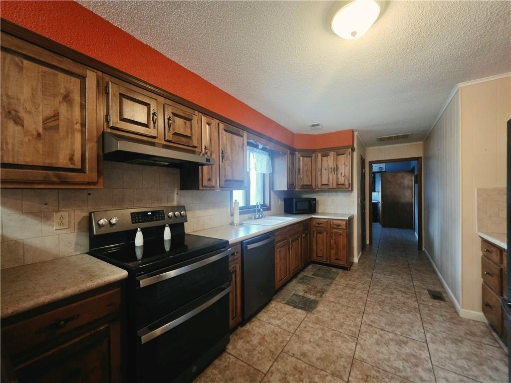 706 W Benton Street Property Photo 7