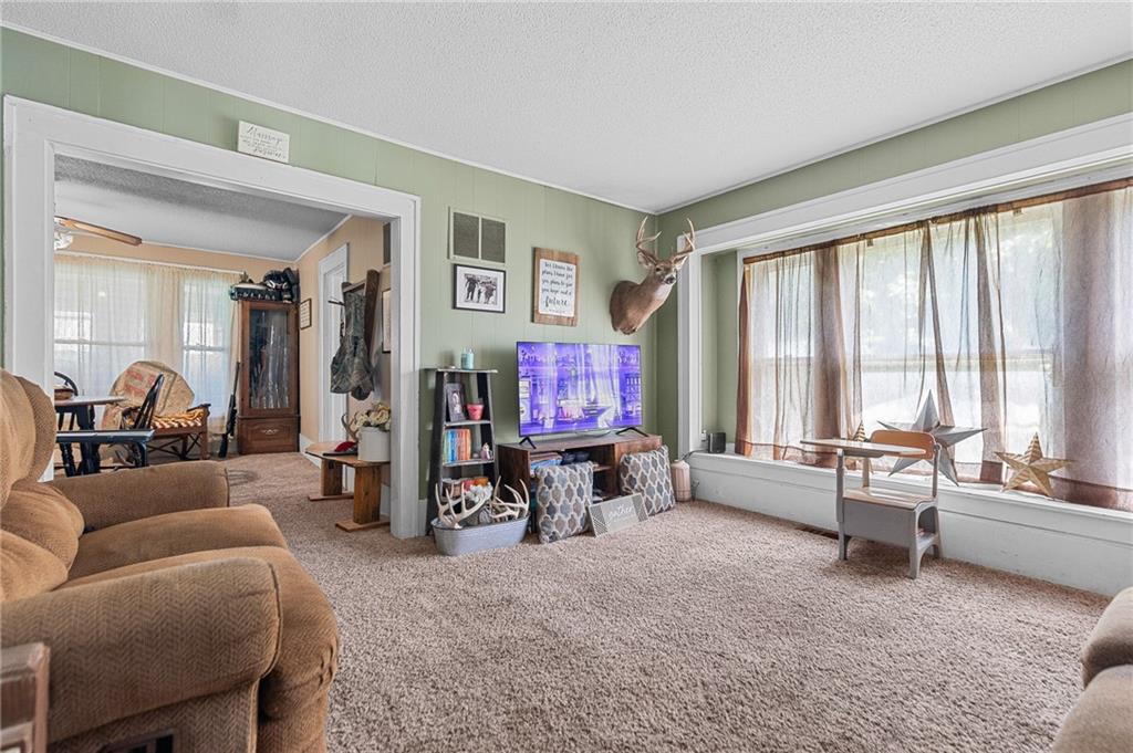 170 N Stringer Street Property Photo 4