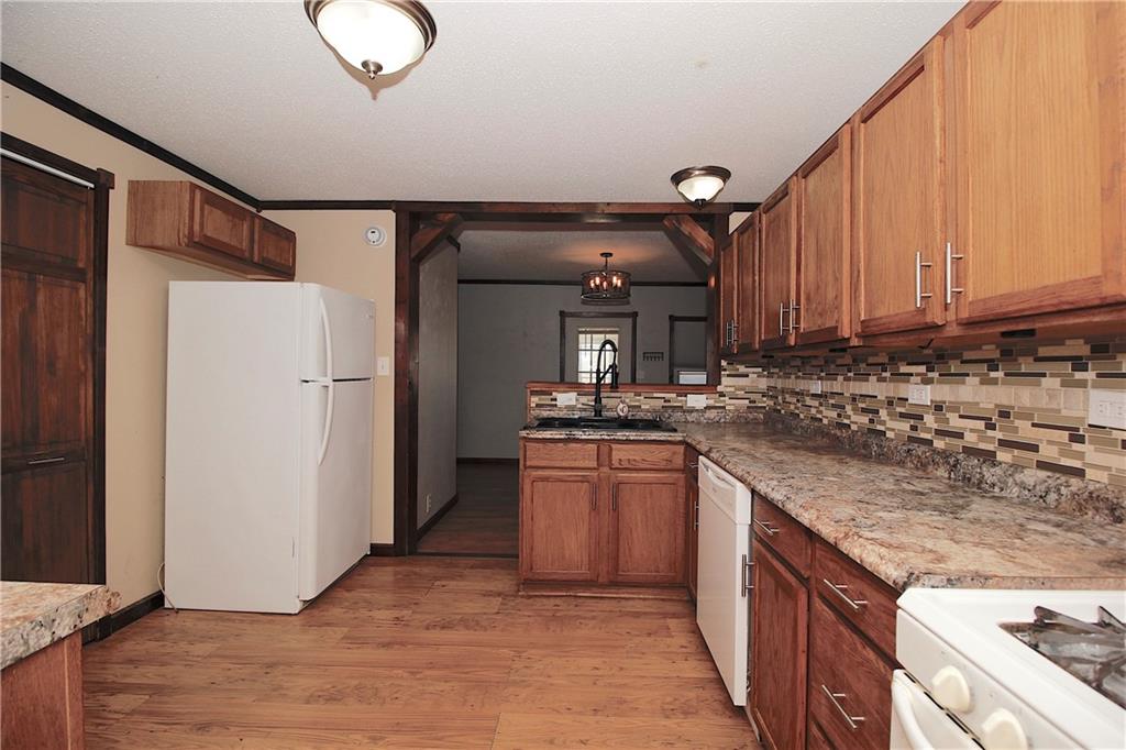 103 E 3rd Avenue Property Photo 5