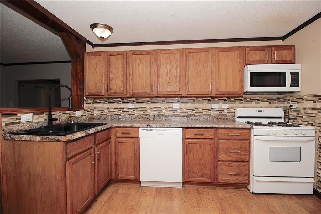 103 E 3rd Avenue Property Photo 6