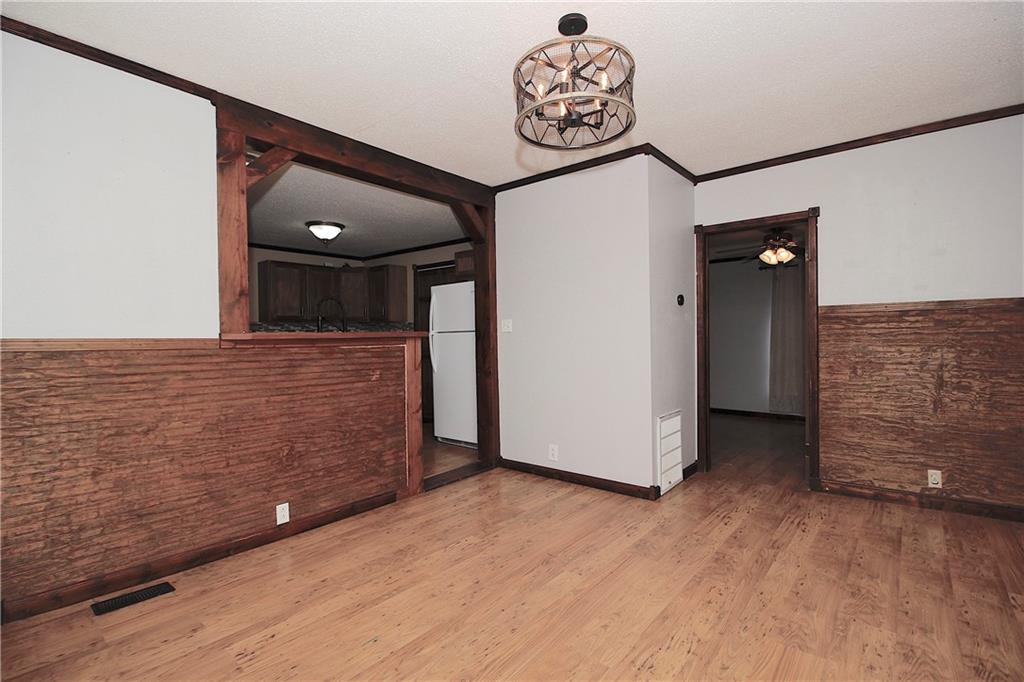 103 E 3rd Avenue Property Photo 10