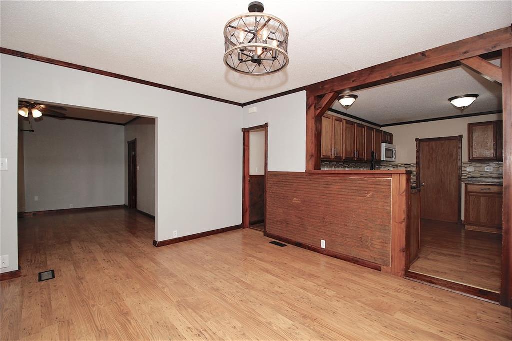103 E 3rd Avenue Property Photo 11