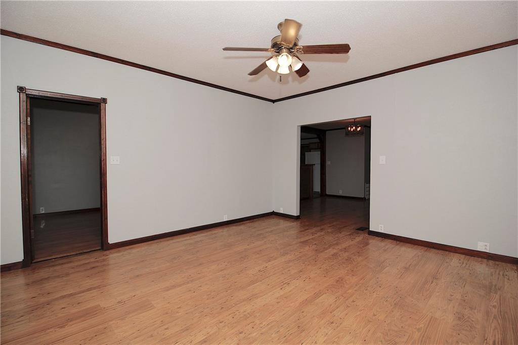103 E 3rd Avenue Property Photo 12