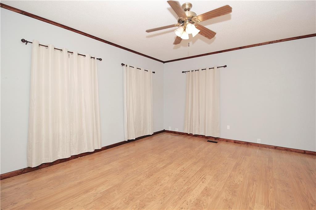 103 E 3rd Avenue Property Photo 13