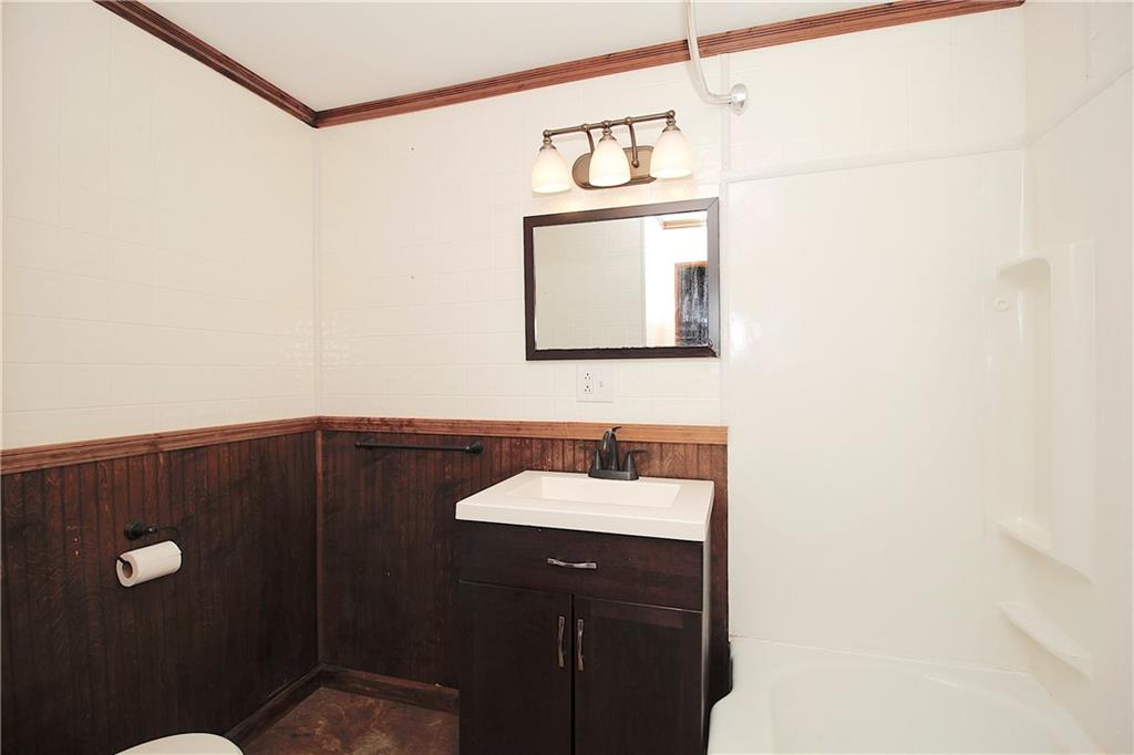 103 E 3rd Avenue Property Photo 17