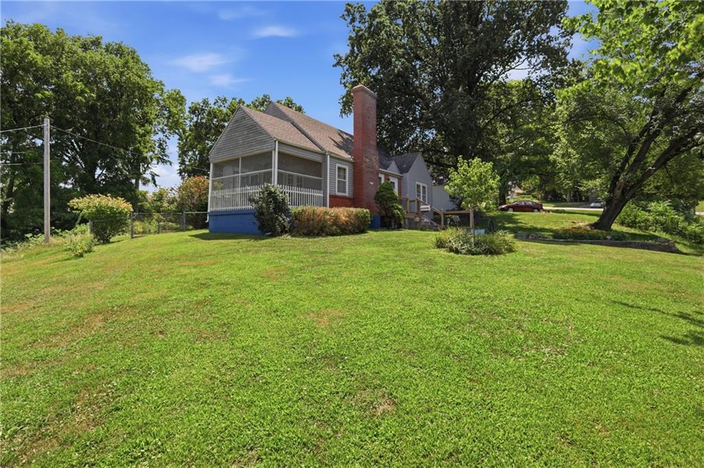 5341 N Spruce Avenue Property Photo 2