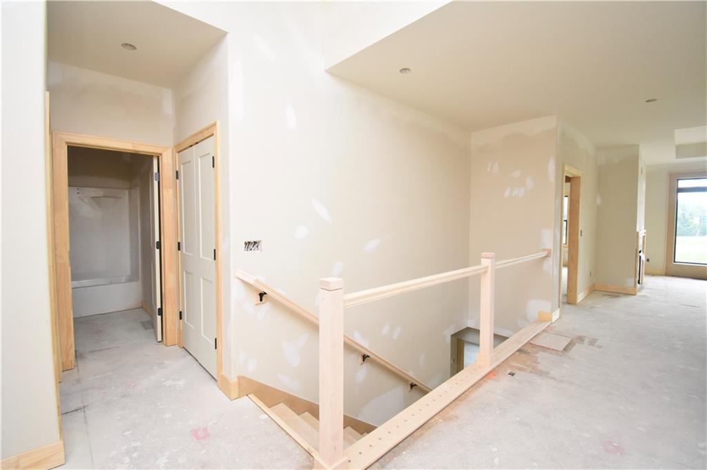 7633 N Booth Avenue Property Photo 4