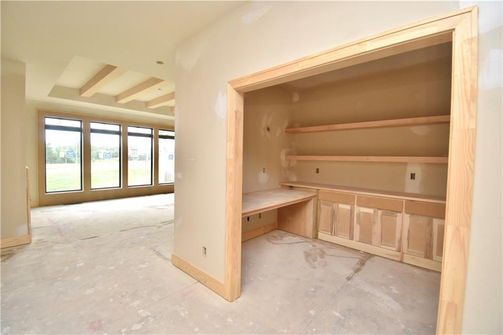 7633 N Booth Avenue Property Photo 7