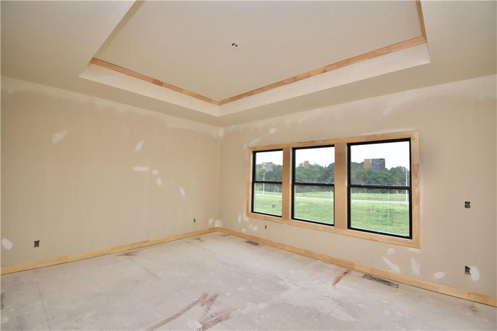 7633 N Booth Avenue Property Photo 18