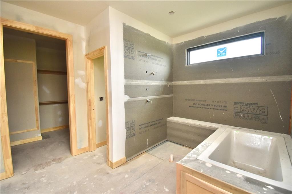 7633 N Booth Avenue Property Photo 21