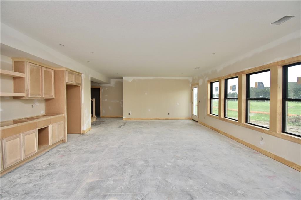 7633 N Booth Avenue Property Photo 28