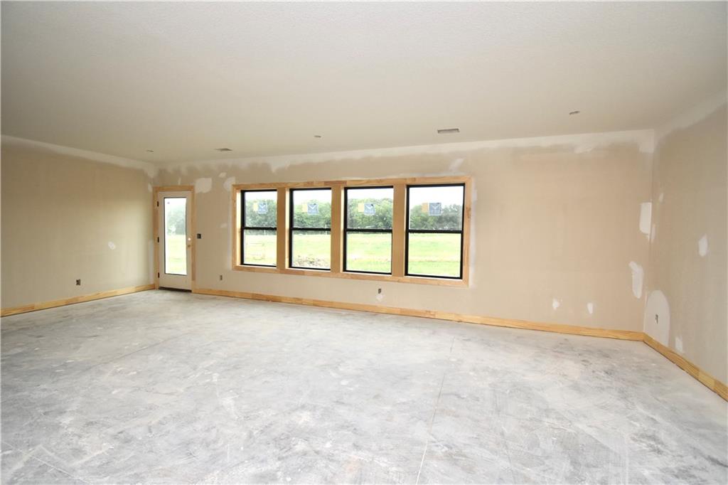 7633 N Booth Avenue Property Photo 31