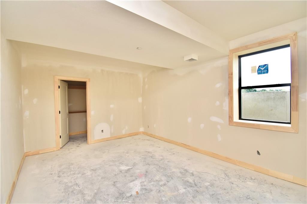 7633 N Booth Avenue Property Photo 34