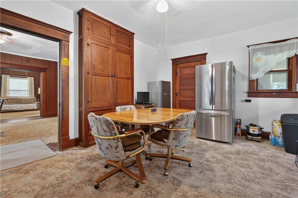 406 N Center Avenue Property Photo 18