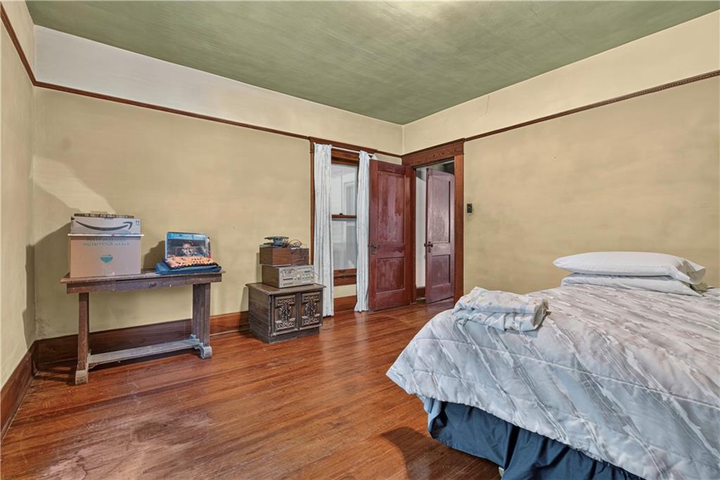 406 N Center Avenue Property Photo 28
