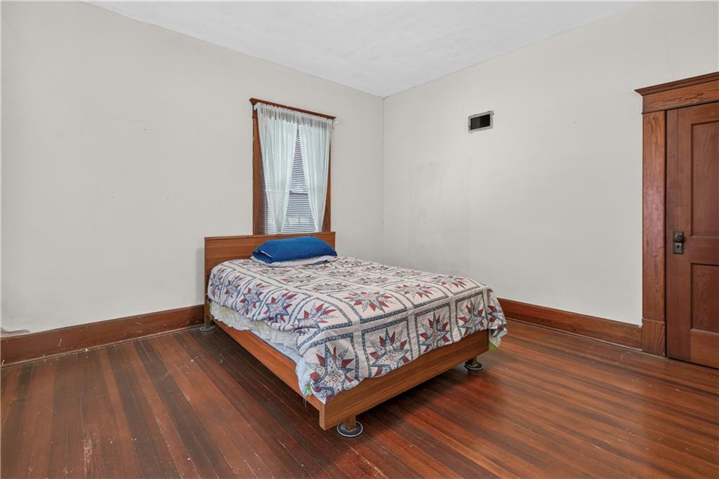 406 N Center Avenue Property Photo 33