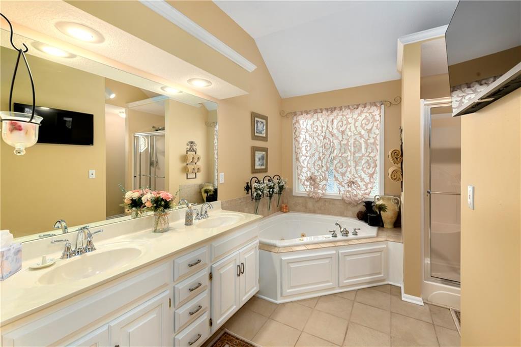 3912 Manhattan Avenue Property Photo 19