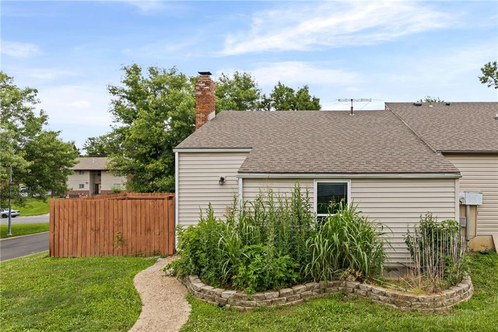 11230 College Avenue Property Photo 3