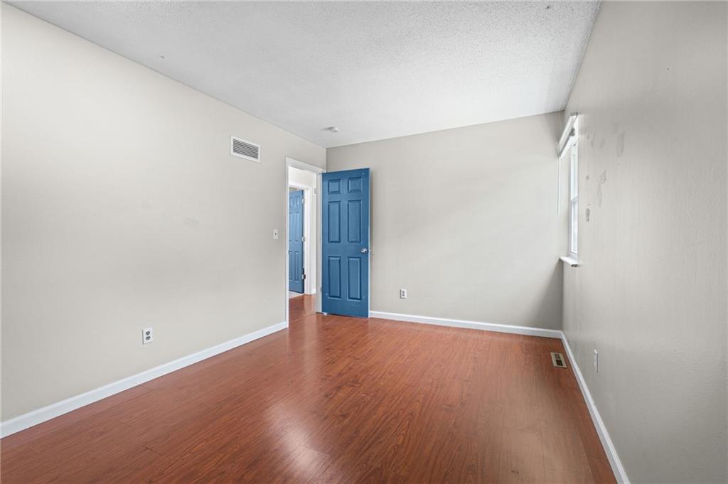 11230 College Avenue Property Photo 16