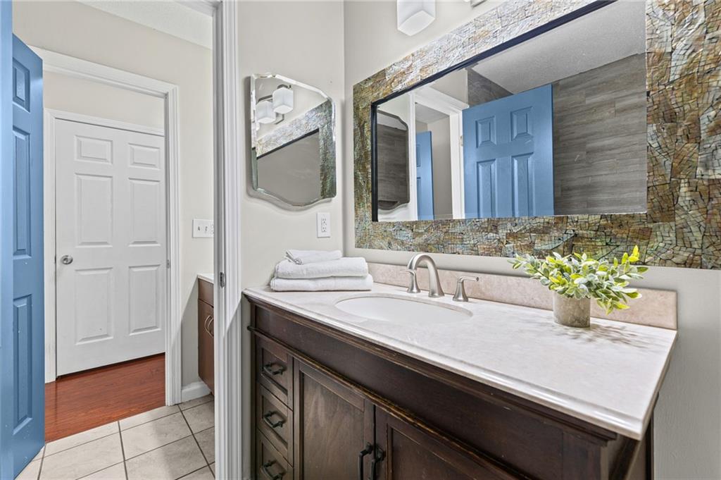 11230 College Avenue Property Photo 18