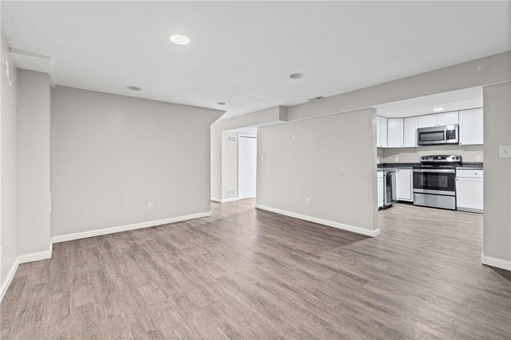 11230 College Avenue Property Photo 24