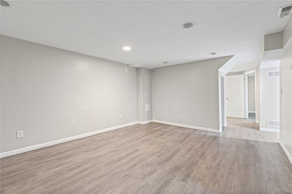 11230 College Avenue Property Photo 26