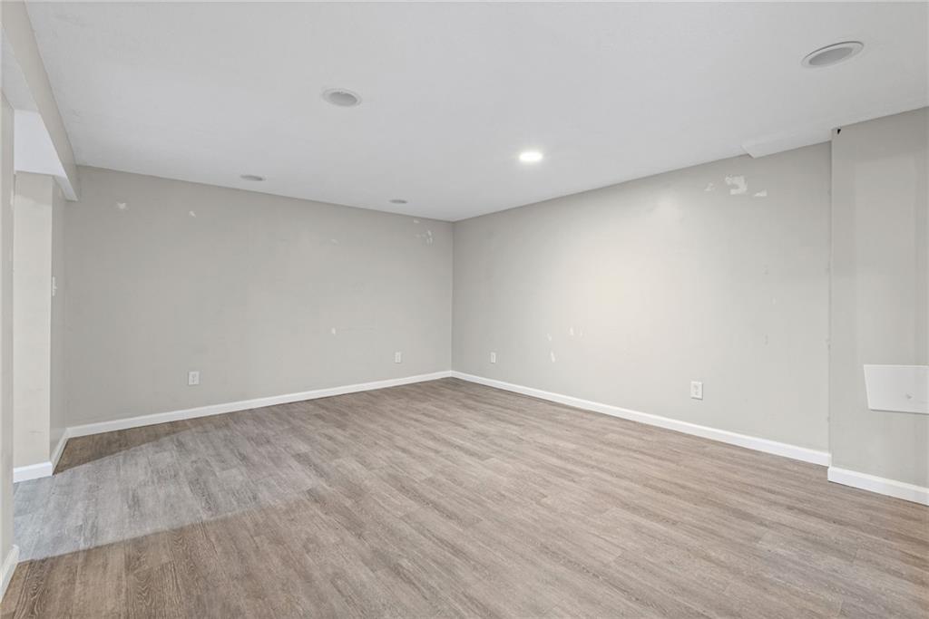 11230 College Avenue Property Photo 27